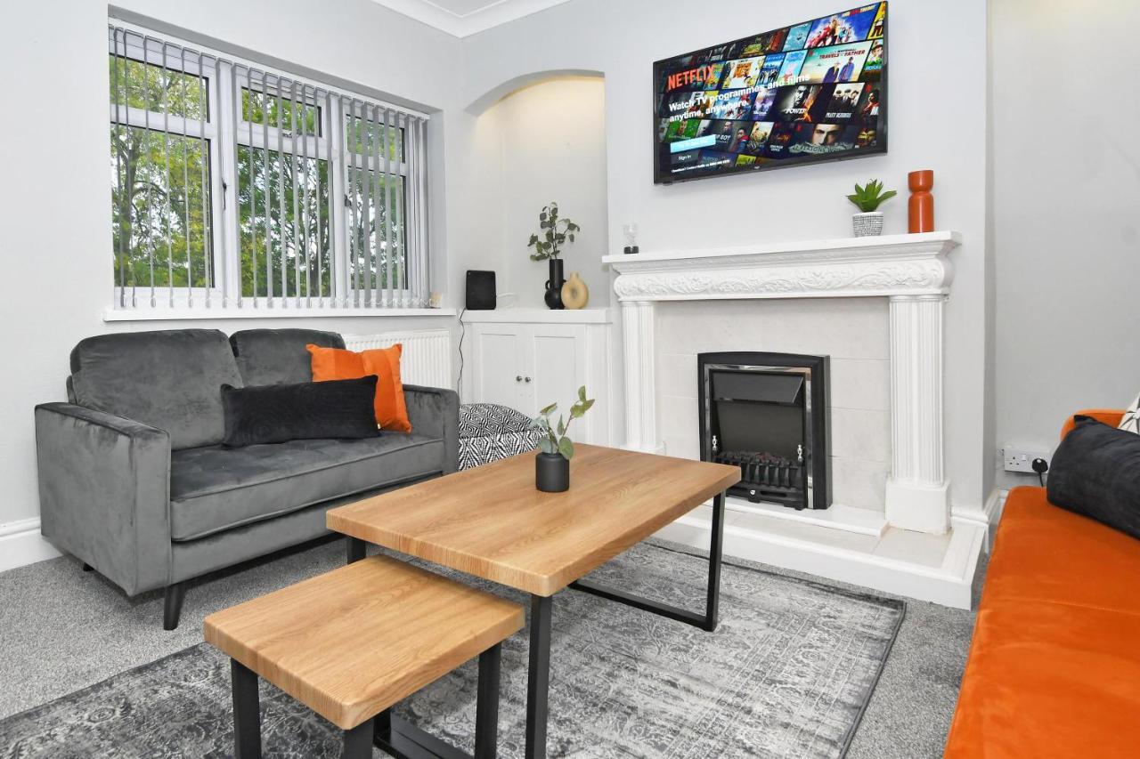 Hanford Apartment *