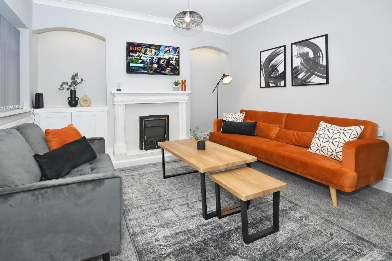 Hanford Apartment *