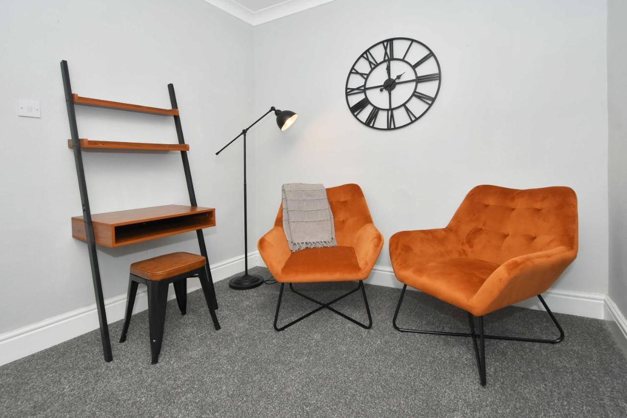 Hanford Apartment