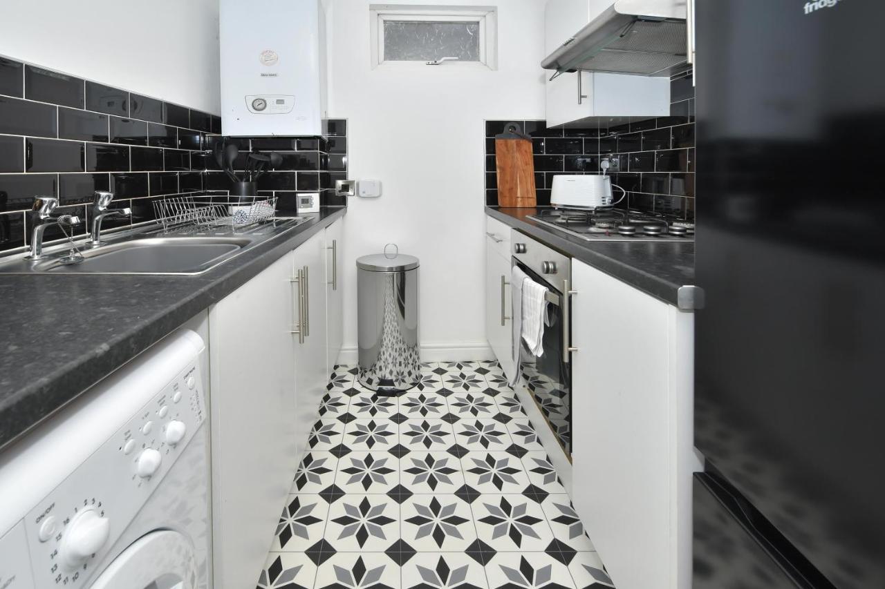 Hanford Apartment