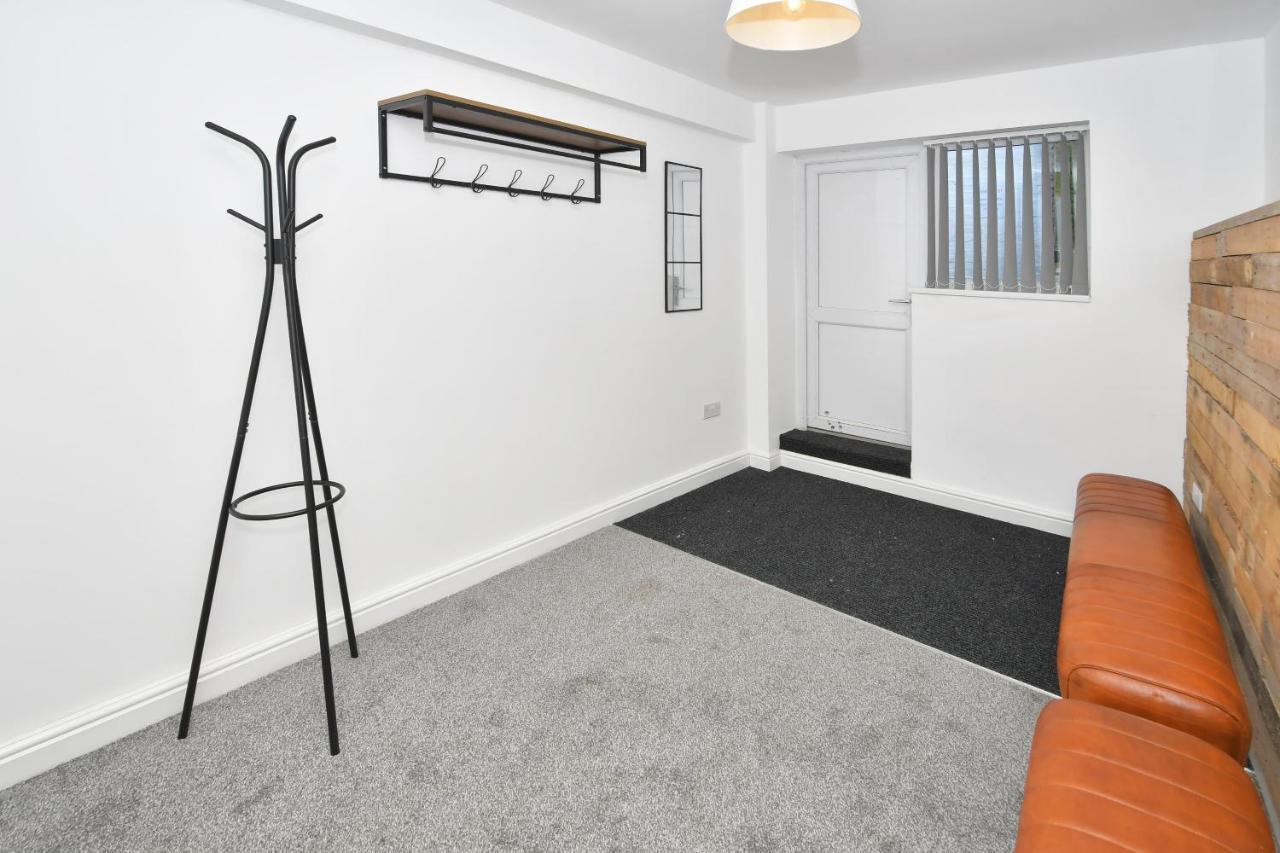 Hanford Apartment